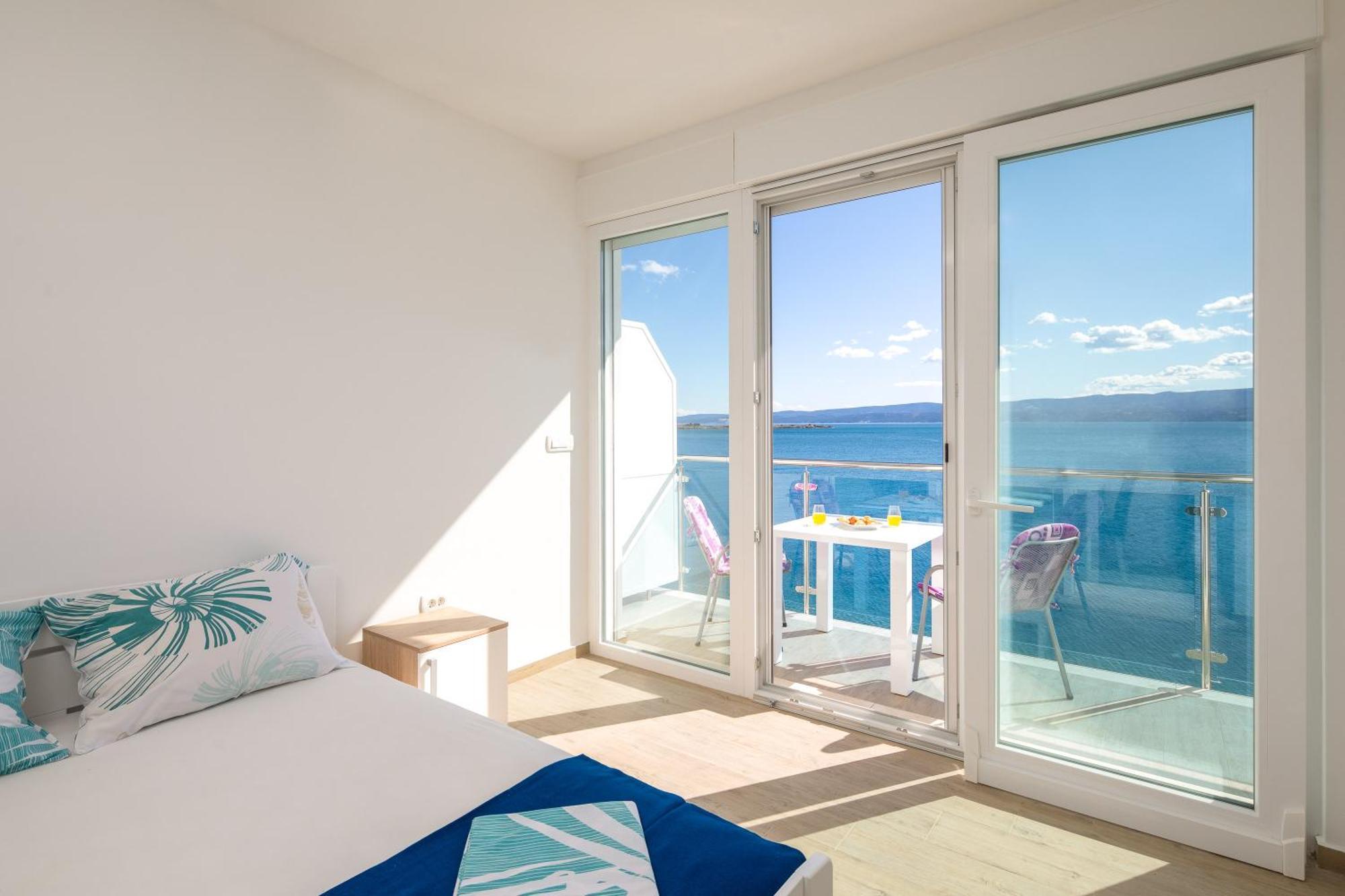 Blue Wonder Apartments Dugi Rat Extérieur photo